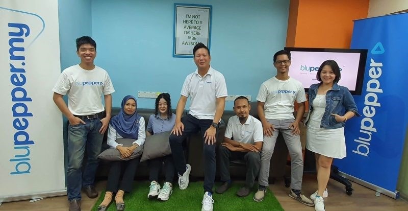 digital signage company singapore