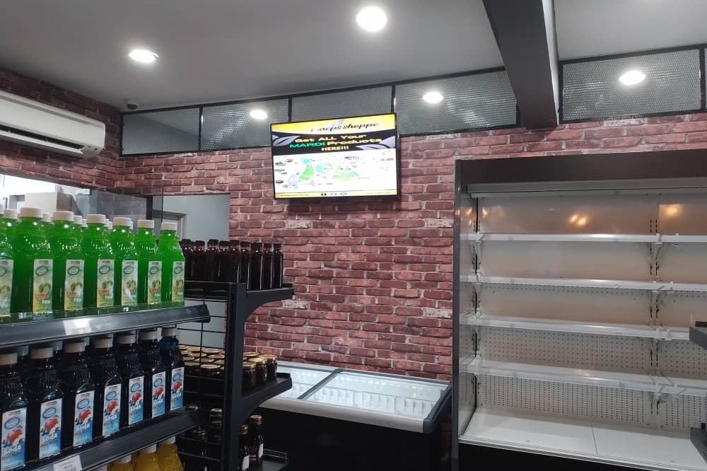 Convenience Store Digital Signage