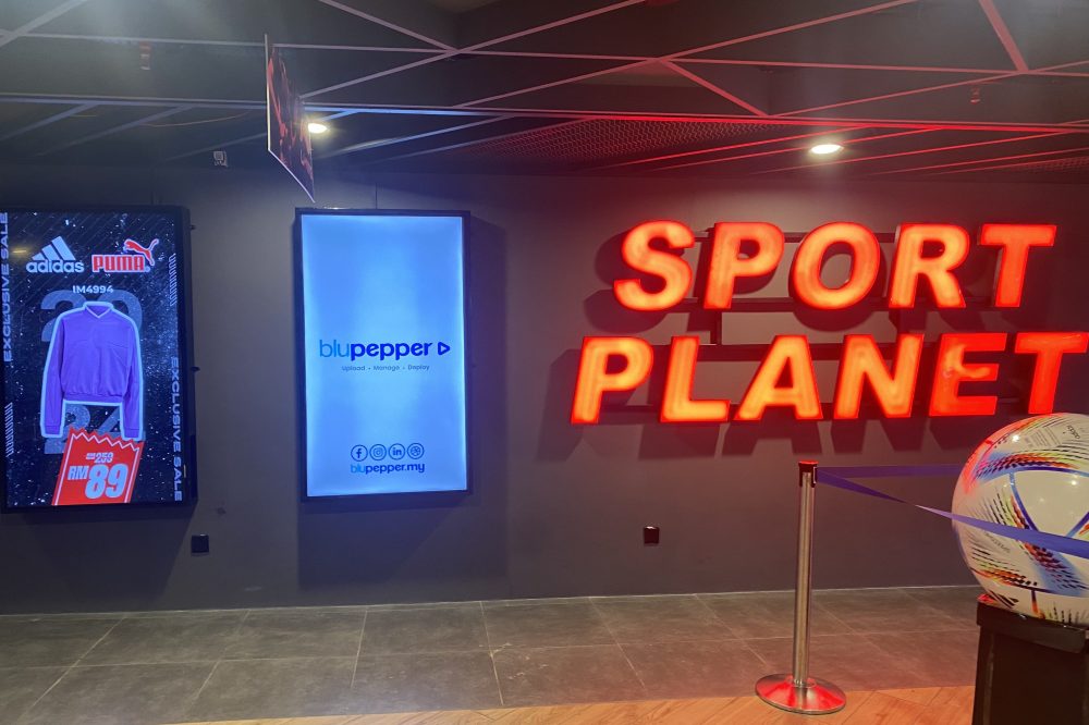Sportswear Retail Outlet Digital Signage Display